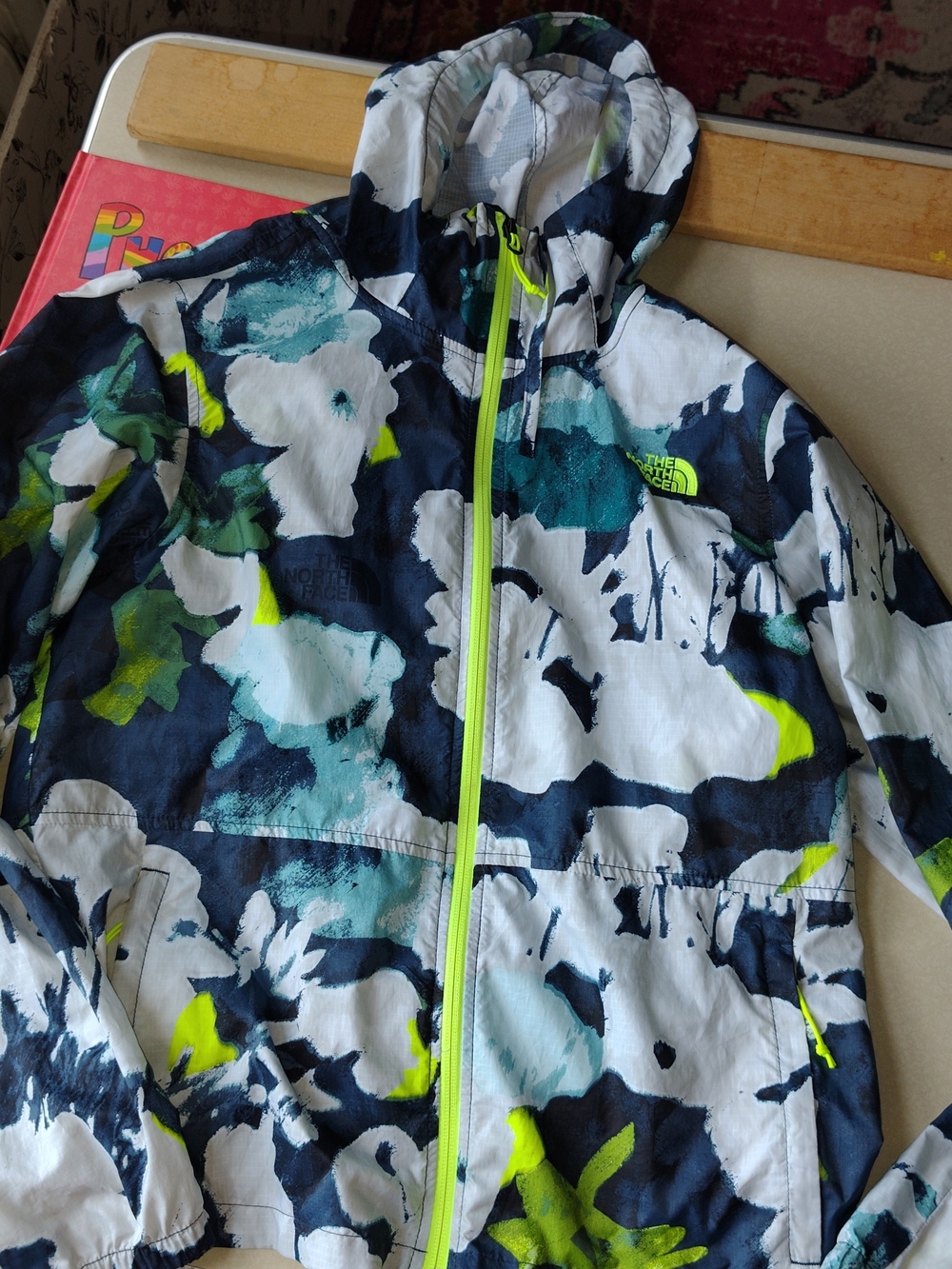 The North Face Women's Floral Camo Hooded Jacket in White, Navy & Neon Yellow